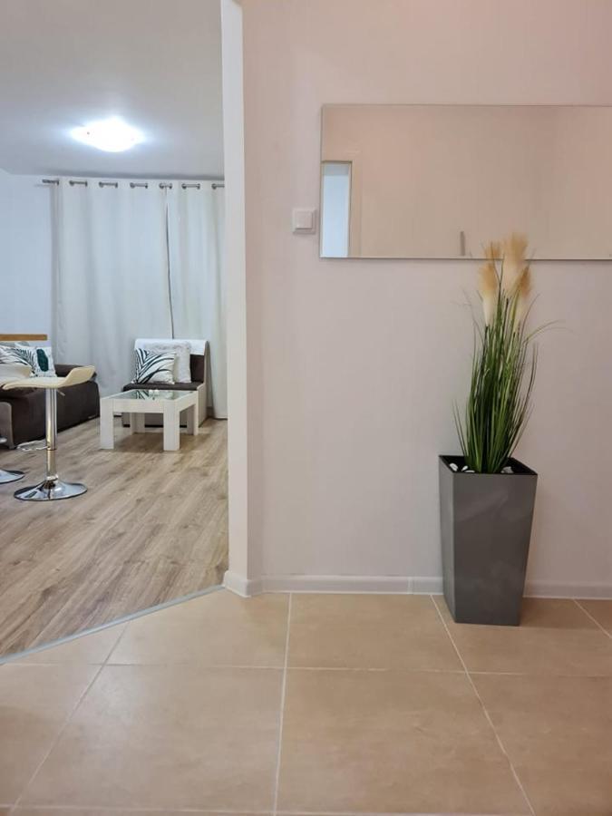 Ferienwohnung Little Treasure By The Sea Pomorie Exterior foto