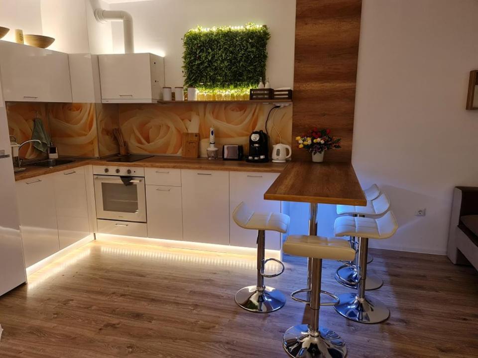 Ferienwohnung Little Treasure By The Sea Pomorie Exterior foto